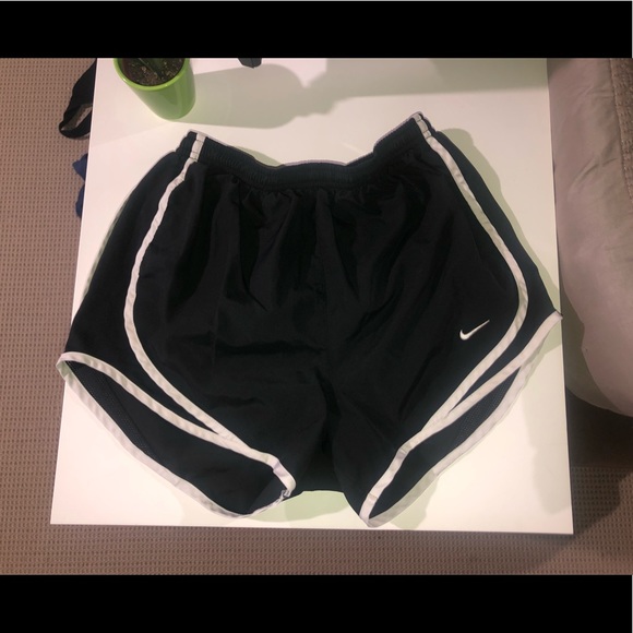 Nike athletic shorts - Picture 3 of 4